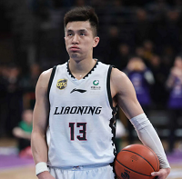 郭艾伦突破
